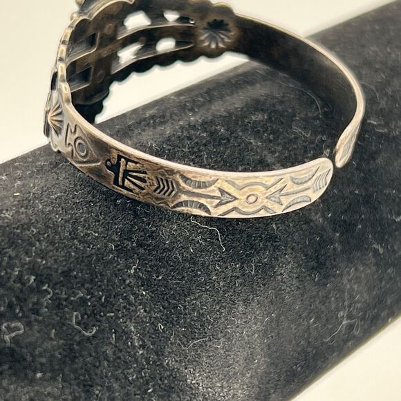 Vintage Native Turquoise Sterling Silver Cuff Bracelet Highly Detailed - Picture 5 of 7